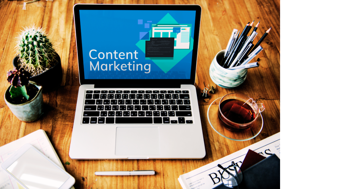 content marketing scritta content marketing su laptop