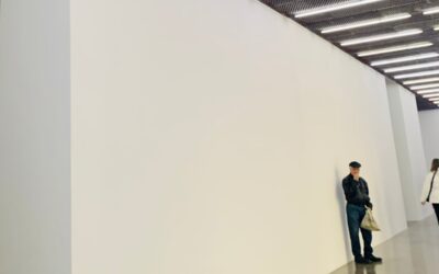 Il non detto nei contenuti digitali: tono di voce, ritmo e silenzi